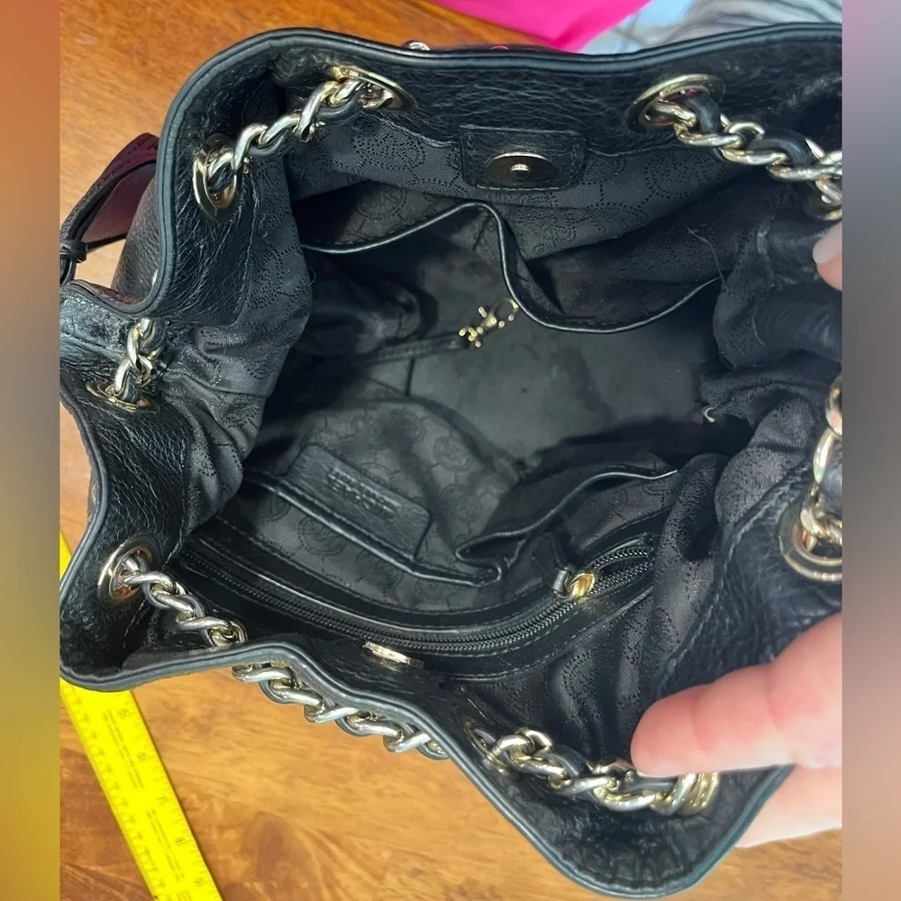 Michael Kors black Frankie Messenger bag purse